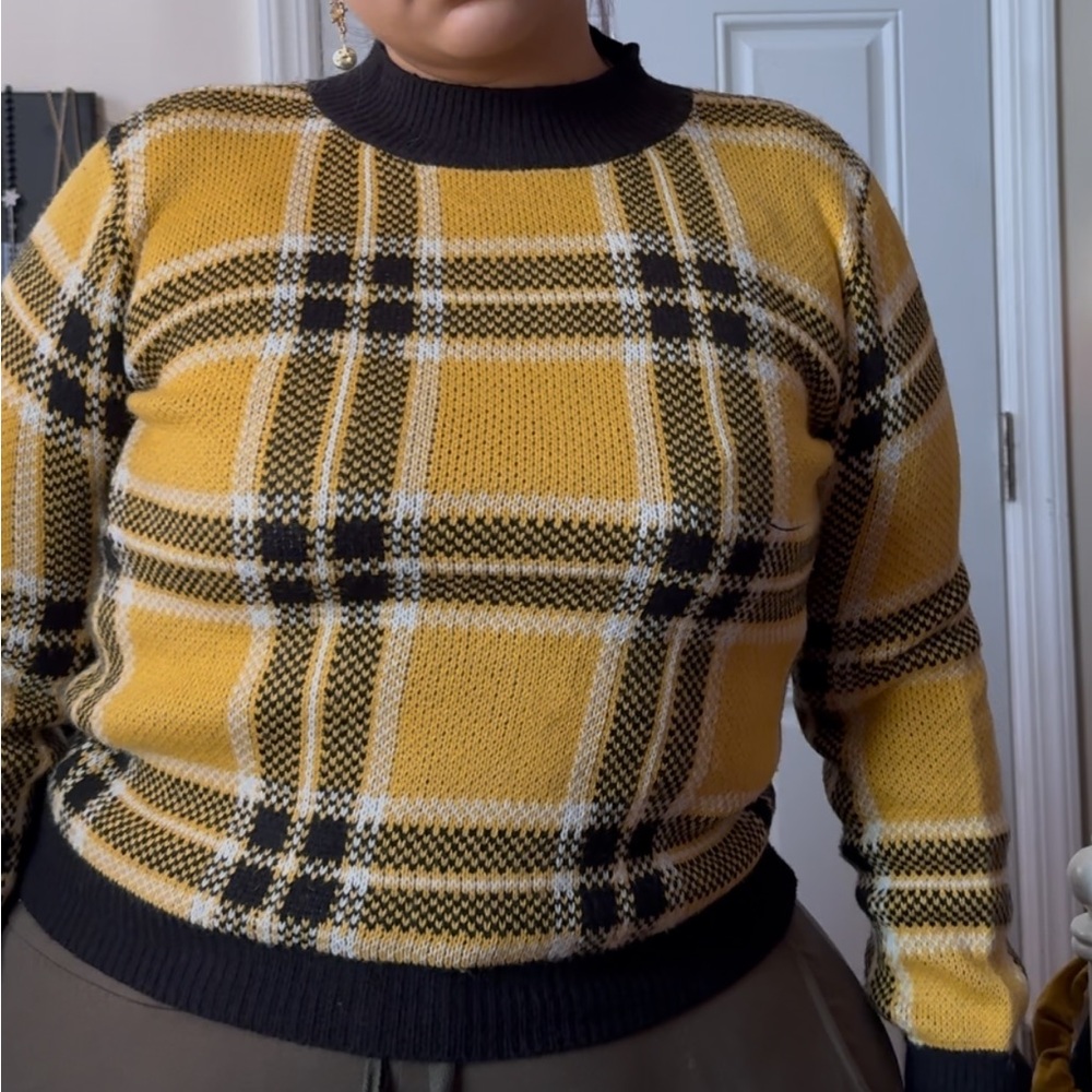 Yellow Plaid Clueless Thick Knit Sweater Size S Never Worn Out